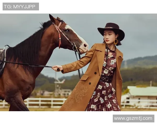 足球明星秋季时尚穿搭展示引领潮流的秋衣风格与魅力